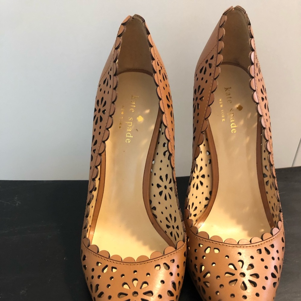 Kate spade laser cut pumps 8.5